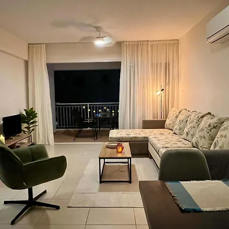 Apartman Azure Nest Oroklini 2br Shared Pool - Free Parking *