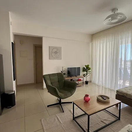 Azure Nest Oroklini 2br Shared Pool - Free Parking