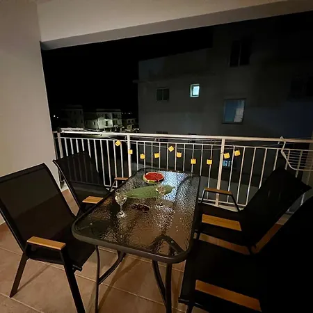 Azure Nest Oroklini 2br Shared Pool - Free Parking * Lárnaka