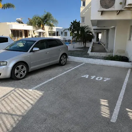 Azure Nest Oroklini 2br Shared Pool - Free Parking *