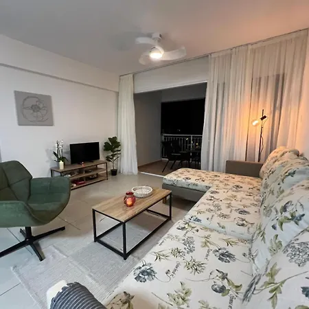 Apartman Azure Nest Oroklini 2br Shared Pool - Free Parking *