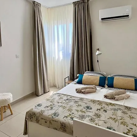 Azure Nest Oroklini 2br Shared Pool - Free Parking Lárnaka