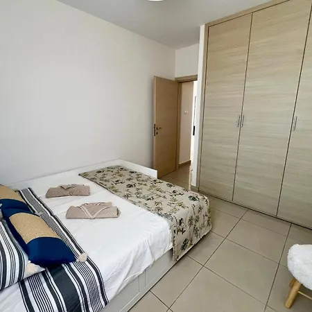 Azure Nest Oroklini 2br Shared Pool - Free Parking