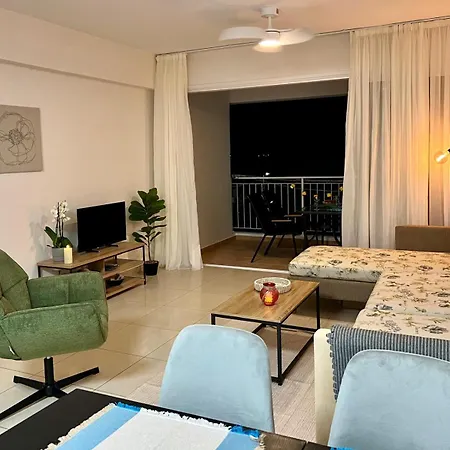 Azure Nest Oroklini 2br Shared Pool - Free Parking *
